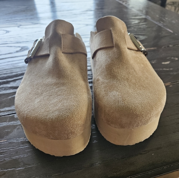 Women's Shoes. - Picture 5 of 11